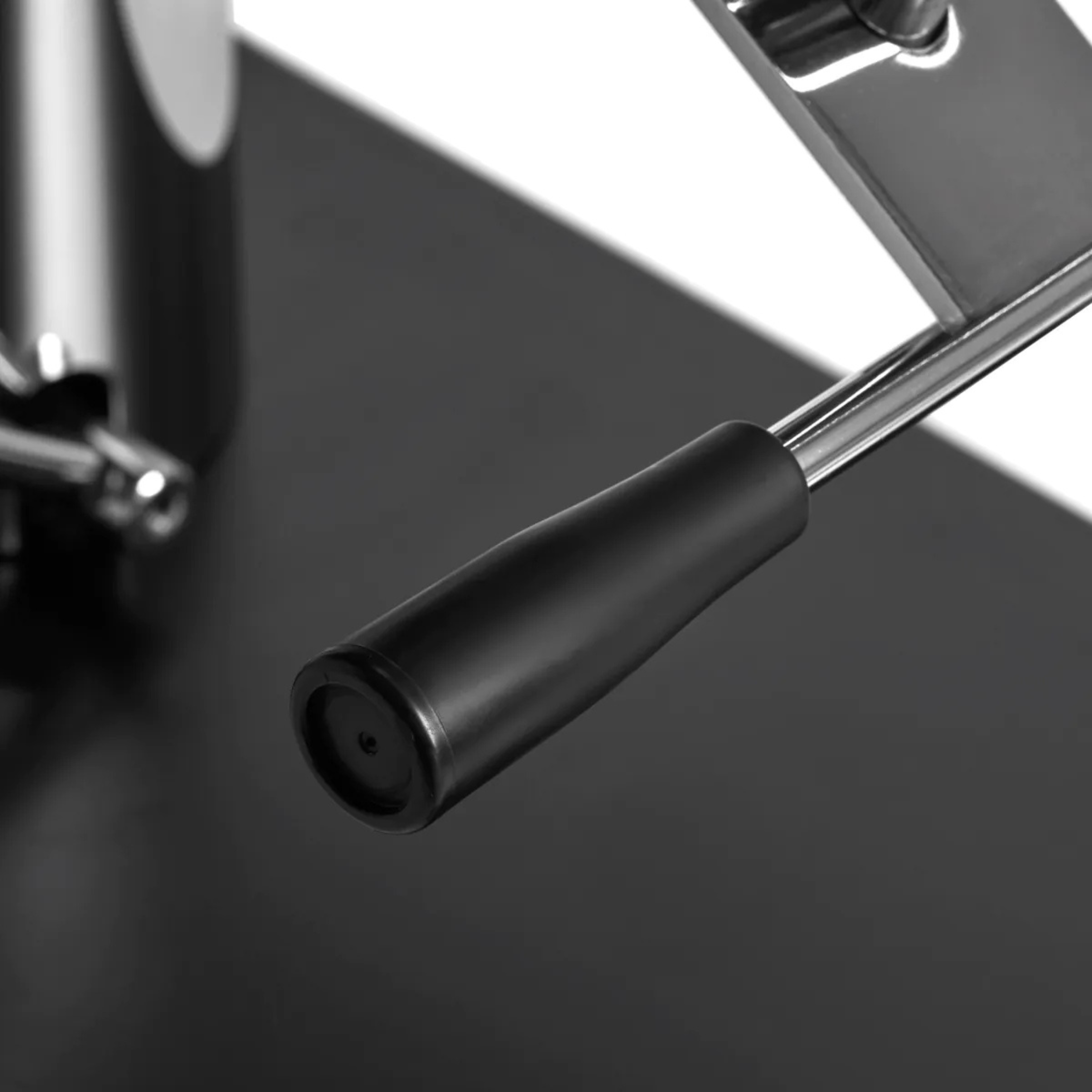 360° Hydraulic Tattoo Client Chair - Image 15